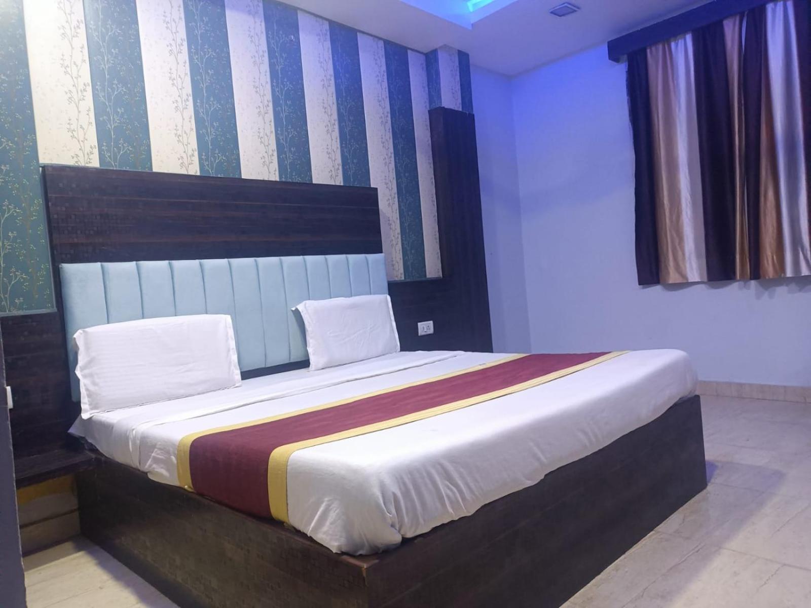Hotel Park Avenue لاكناو الغرفة الصورة